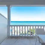 Blue Flag Beachfront Studios, Nilie Hospitality Mgmt Appartement
