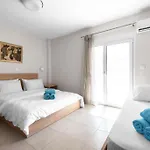 Blue Flag Beachfront Studios, Nilie Hospitality Mgmt *