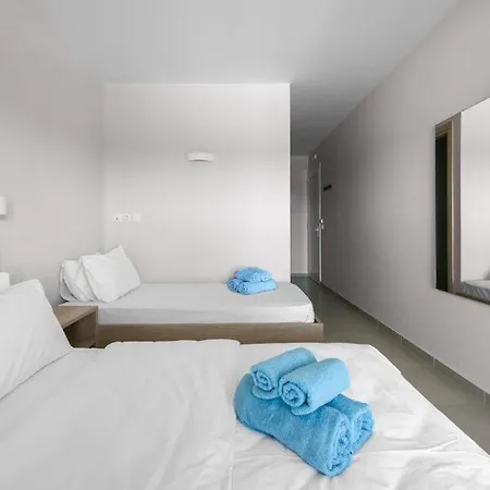 Blue Flag Beachfront Studios, Nilie Hospitality Mgmt 아파트 Olympiakí Aktí