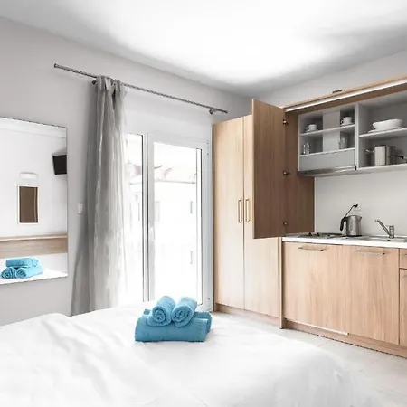 Blue Flag Beachfront Studios, Nilie Hospitality Mgmt 아파트 Olympiakí Aktí